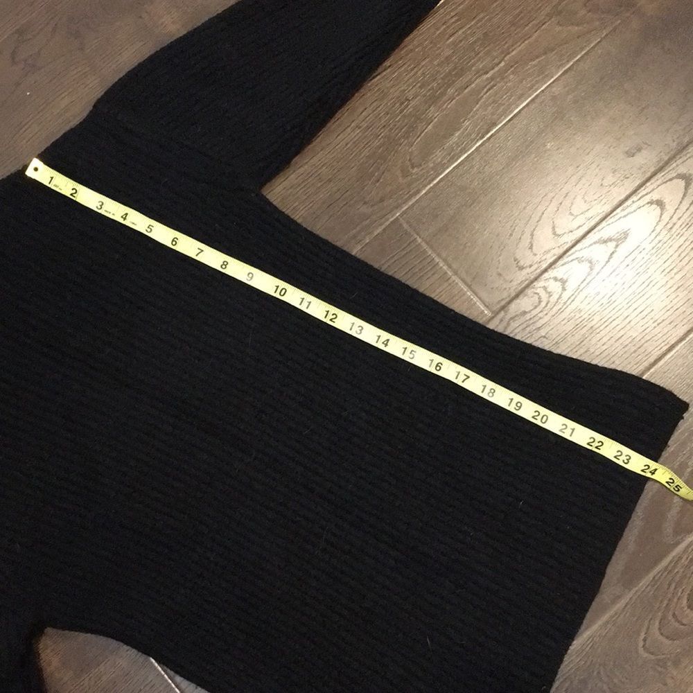 Wilfred 100% Merino Wool Sweater - Picture 10 of 10